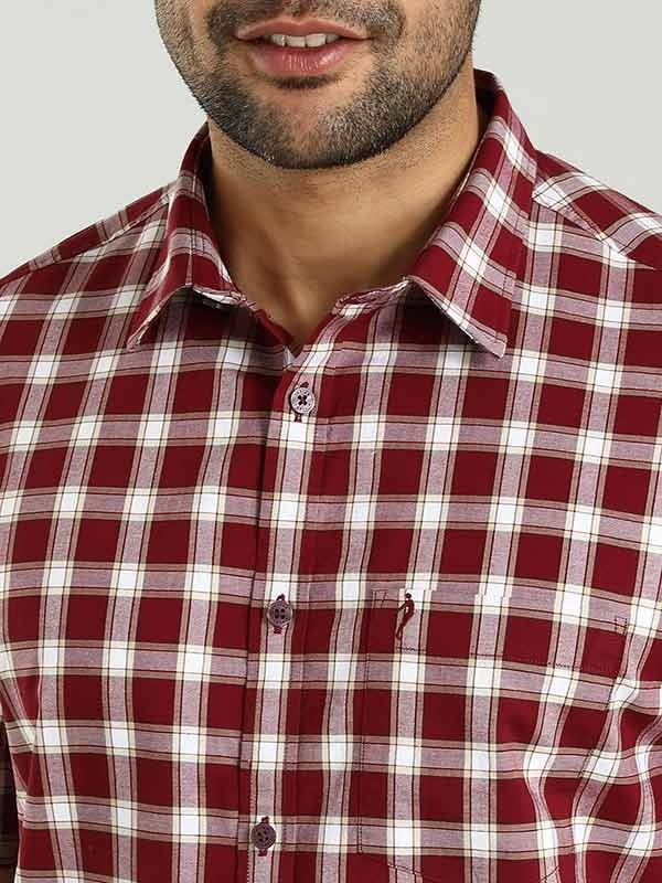 Indian Terrain Men's Regular Fit Half Sleeve Checkered Maroon Shirt